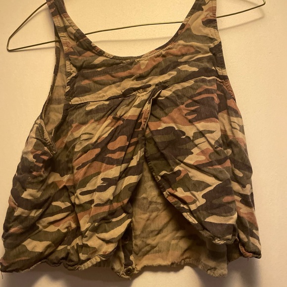 Camo crop top - Picture 2 of 2